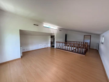 Moradia T4 para Venda em Minde