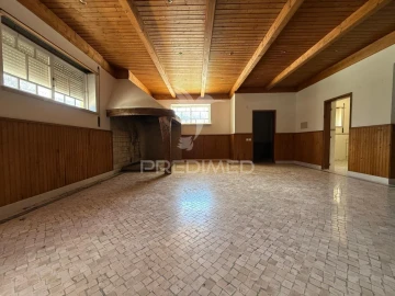 Moradia T4 para Venda em Minde