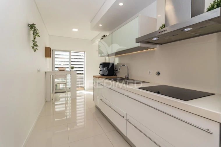 Apartamento T3 para Venda em Seixal, Arrentela e Aldeia de Paio Pires Foto 8