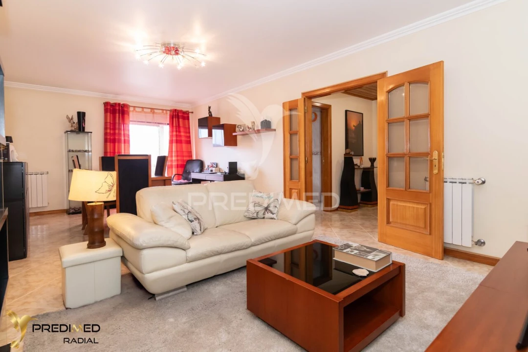 Apartamento T2 para Venda em Algueirão-Mem Martins Foto 1