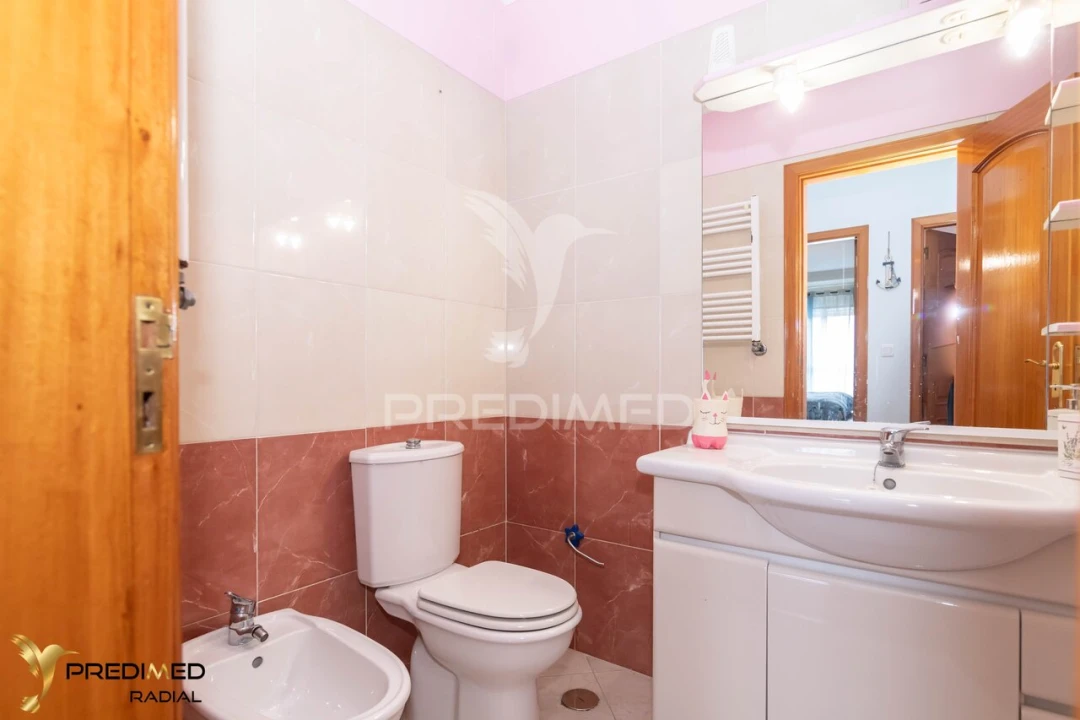 Apartamento T2 para Venda em Algueirão-Mem Martins Foto 12