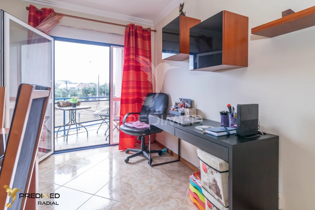 Apartamento T2 para Venda em Algueirão-Mem Martins Foto 5