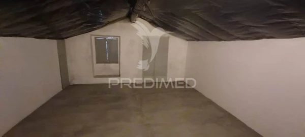 Moradia T9 para Venda em Sé e São Lourenço