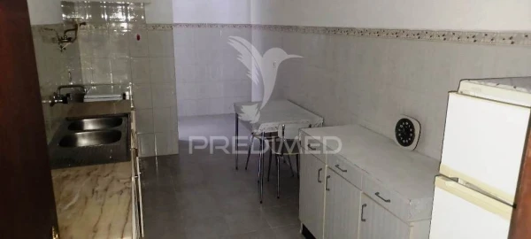 Moradia T9 para Venda em Sé e São Lourenço