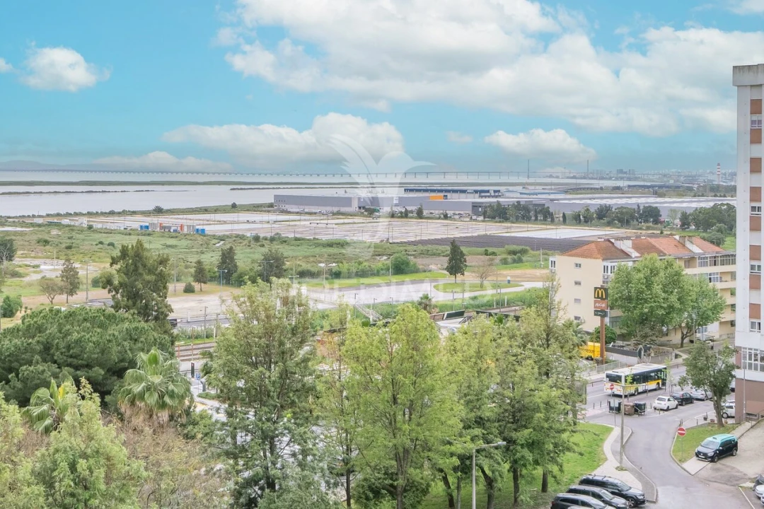Apartamento T3 para Venda em Póvoa de Santa Iria e Forte da Casa Foto 30