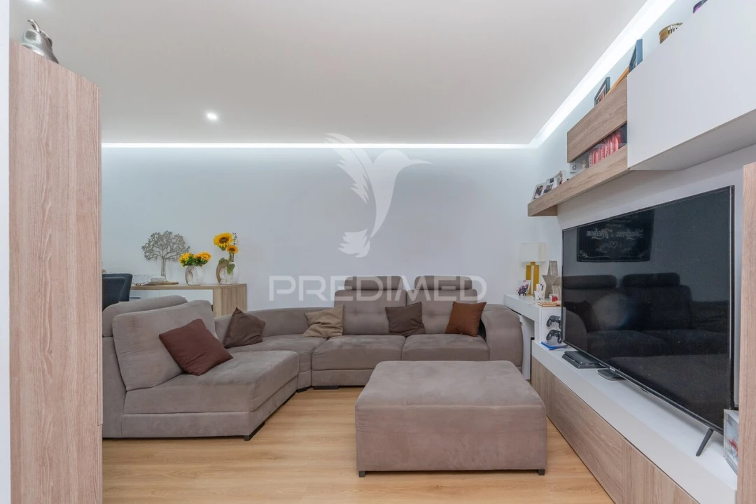 Apartamento T3 para Venda em Póvoa de Santa Iria e Forte da Casa Foto 27