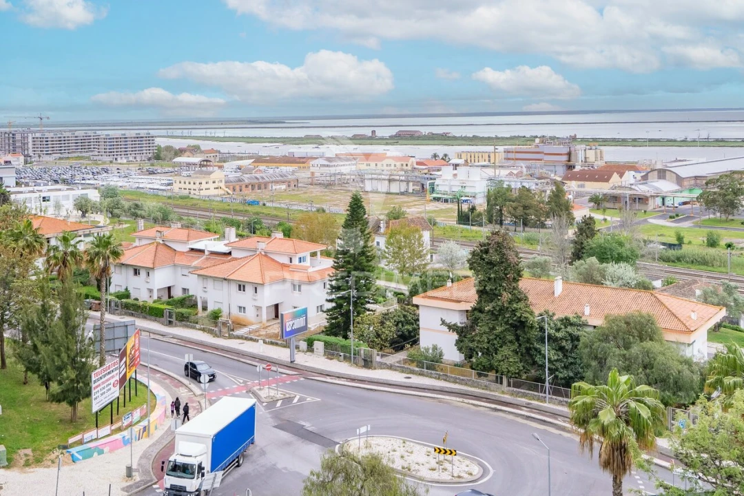 Apartamento T3 para Venda em Póvoa de Santa Iria e Forte da Casa Foto 26