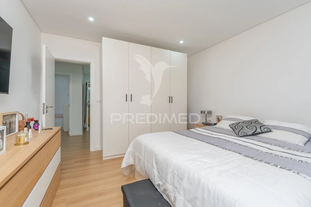 Apartamento T3 para Venda em Póvoa de Santa Iria e Forte da Casa Foto 16