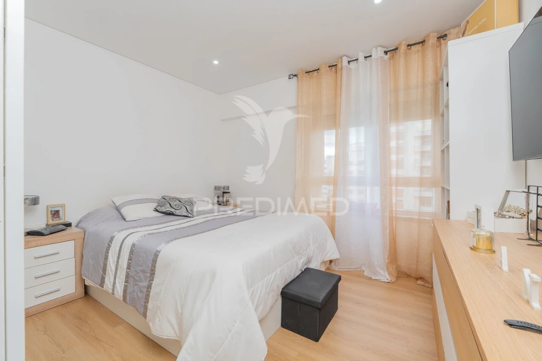 Apartamento T3 para Venda em Póvoa de Santa Iria e Forte da Casa Foto 15