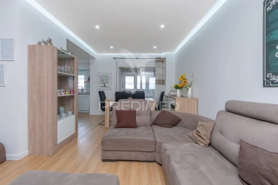 Apartamento T3 para Venda em Póvoa de Santa Iria e Forte da Casa