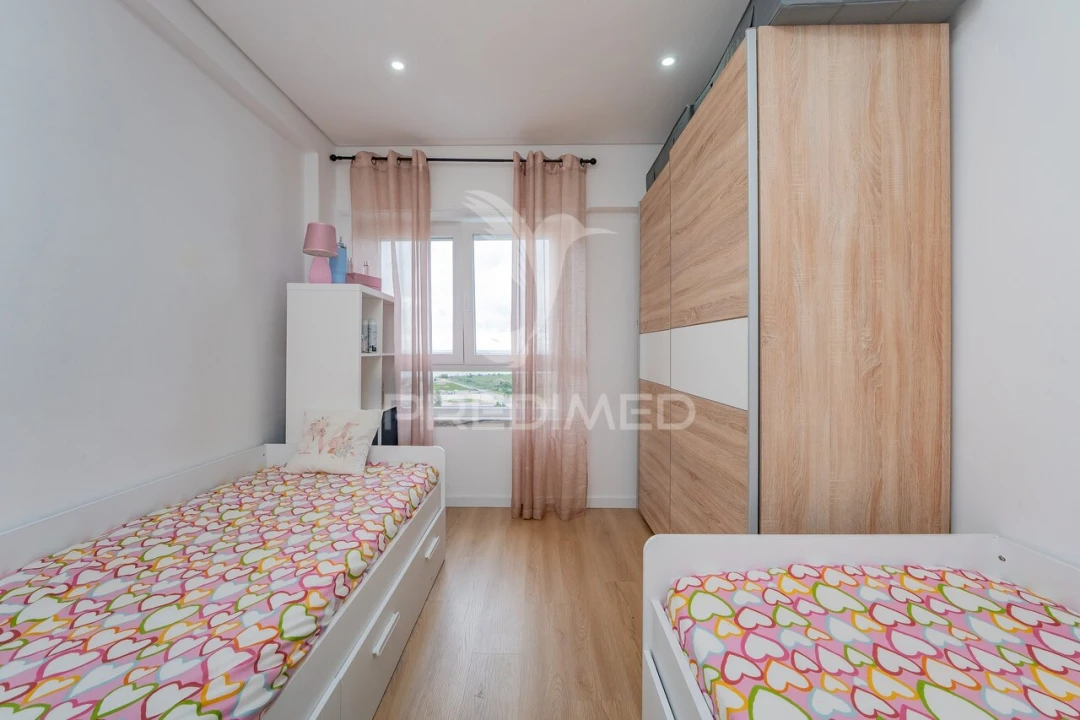 Apartamento T3 para Venda em Póvoa de Santa Iria e Forte da Casa Foto 10