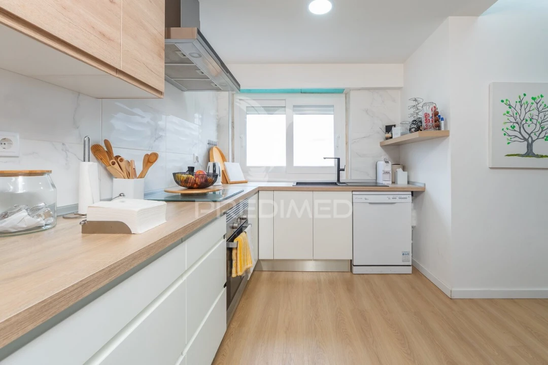 Apartamento T3 para Venda em Póvoa de Santa Iria e Forte da Casa Foto 3