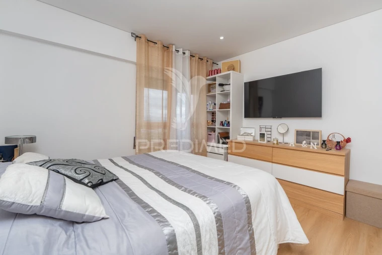 Apartamento T3 para Venda em Póvoa de Santa Iria e Forte da Casa Foto 12