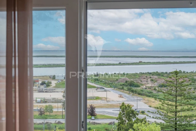 Apartamento T3 para Venda em Póvoa de Santa Iria e Forte da Casa Foto 29