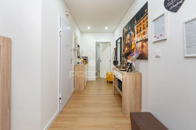 Apartamento T3 para Venda em Póvoa de Santa Iria e Forte da Casa Foto 4