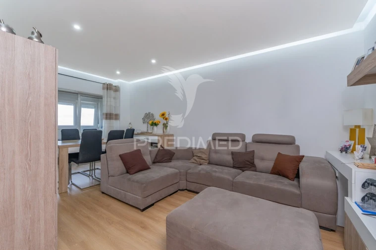 Apartamento T3 para Venda em Póvoa de Santa Iria e Forte da Casa Foto 28