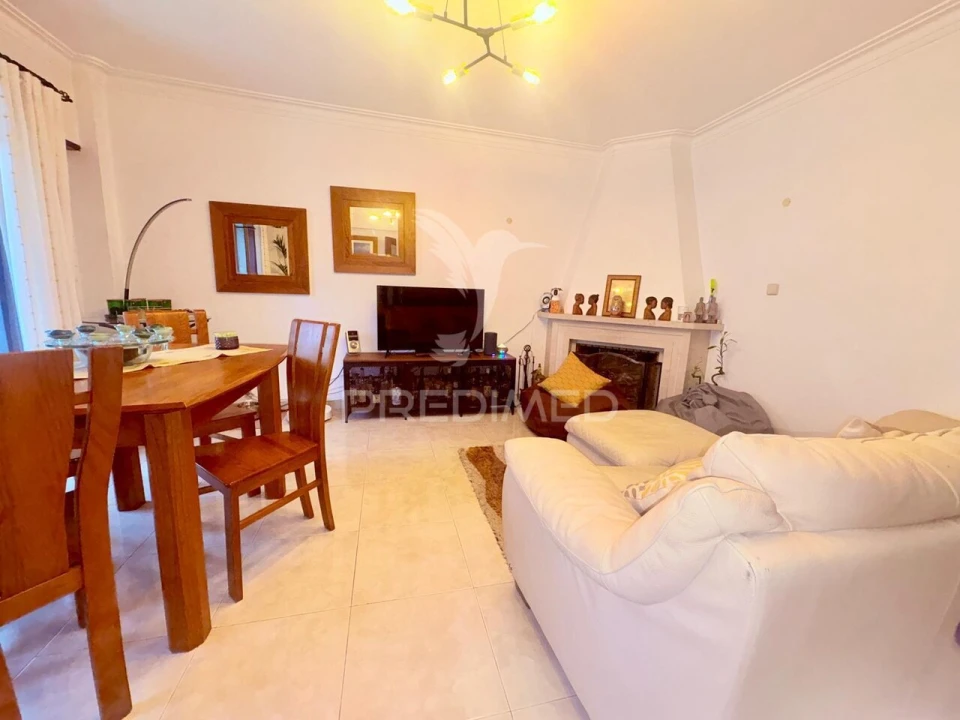 Apartamento T2 para Venda em Barcarena Foto 4