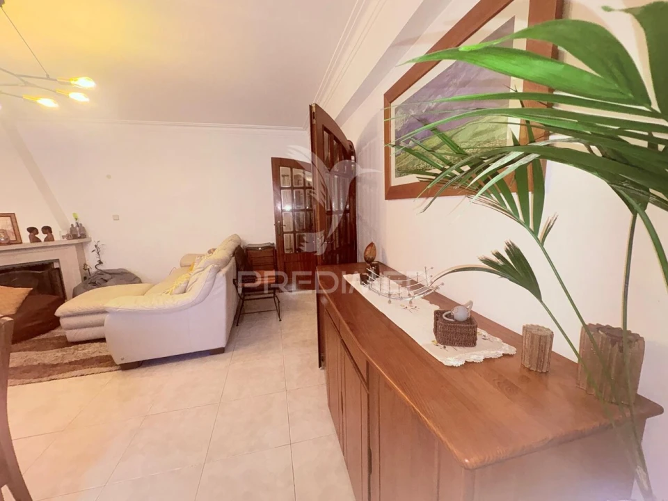 Apartamento T2 para Venda em Barcarena Foto 3