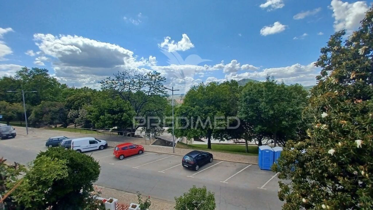 Moradia T8 para Venda em Sé e São Lourenço Foto 4