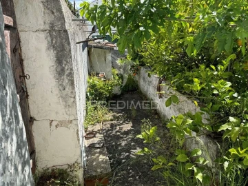 Moradia T8 para Venda em Sé e São Lourenço