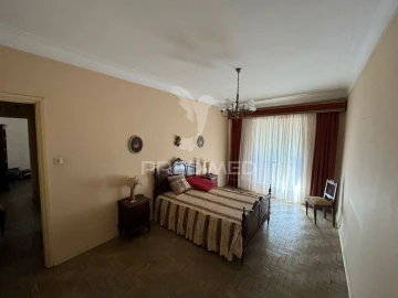 Moradia T8 para Venda em Sé e São Lourenço