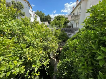 Moradia T8 para Venda em Sé e São Lourenço