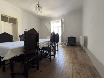 Moradia T9 para Venda em Sé e São Lourenço