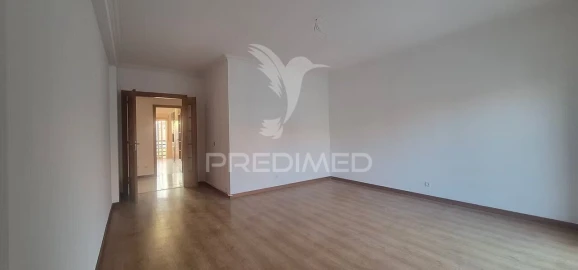 Apartamento T2 para Venda em Laranjeiro e Feijó