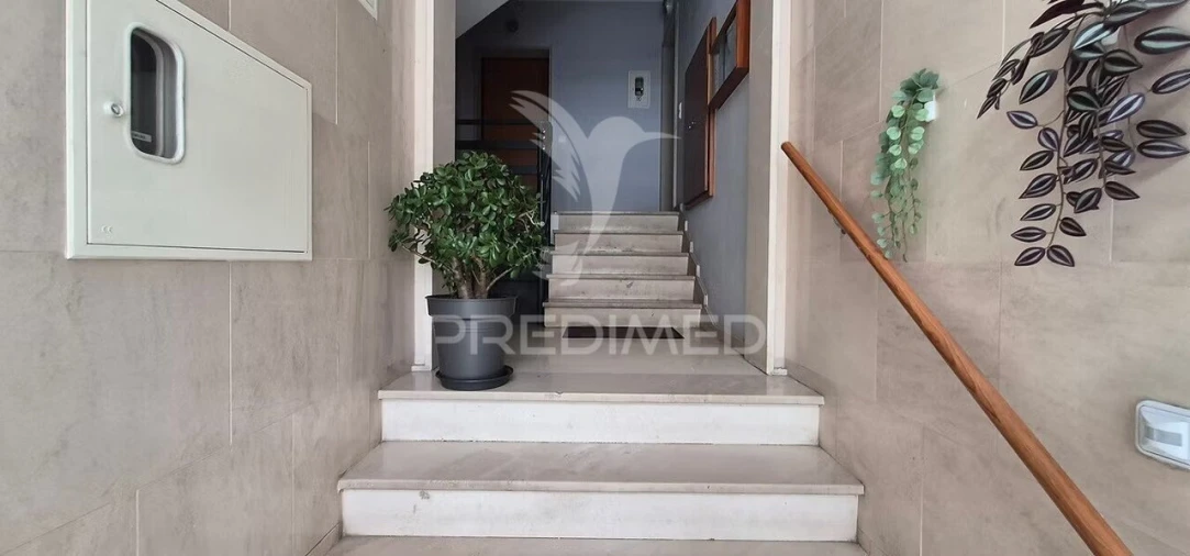 Apartamento T2 para Venda em Laranjeiro e Feijó Foto 4