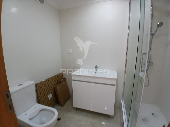 Apartamento T2 para Venda em Laranjeiro e Feijó Foto 7