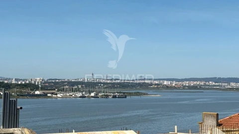 Apartamento T3 para Venda em Seixal, Arrentela e Aldeia de Paio Pires