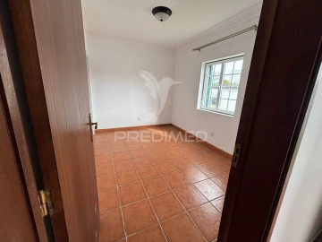 Moradia T3 para Venda em Angra (Santa Luzia)