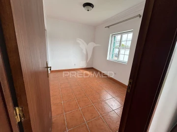 Moradia T3 para Venda em Angra (Santa Luzia)