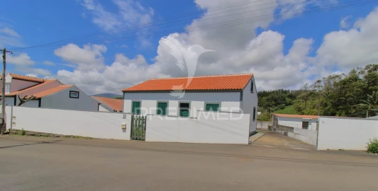Moradia T3 para Venda em Angra (Santa Luzia)