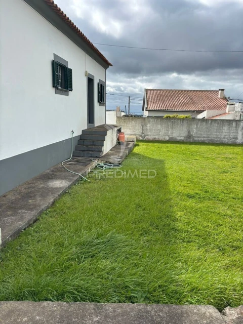 Moradia T3 para Venda em Angra (Santa Luzia)