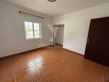 Moradia T3 para Venda em Angra (Santa Luzia)