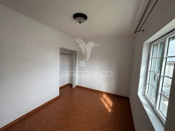 Moradia T3 para Venda em Angra (Santa Luzia)