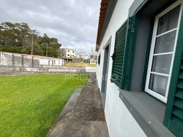 Moradia T3 para Venda em Angra (Santa Luzia)