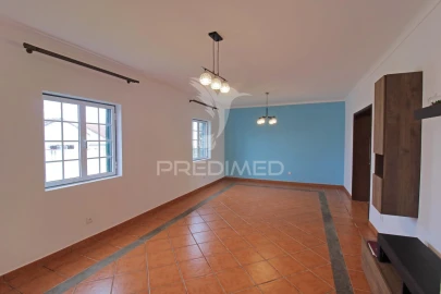 Moradia T3 para Venda em Angra (Santa Luzia)