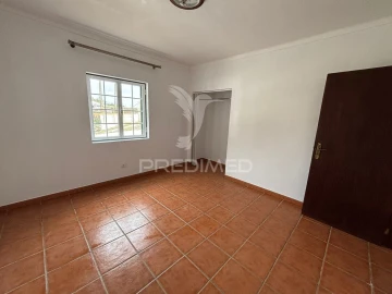 Moradia T3 para Venda em Angra (Santa Luzia)