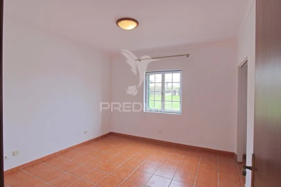 Moradia T3 para Venda em Angra (Santa Luzia)