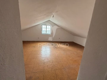 Moradia T3 para Venda em Angra (Santa Luzia)