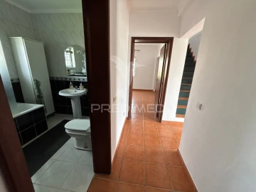 Moradia T3 para Venda em Angra (Santa Luzia)