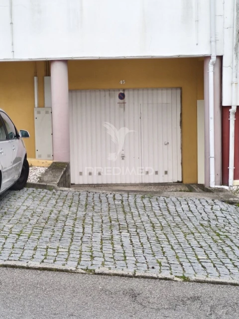 Apartamento T4 para Venda em Sé e São Lourenço