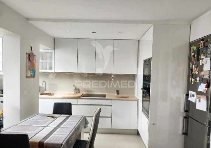 Apartamento T2 para Venda em Laranjeiro e Feijó Foto 4