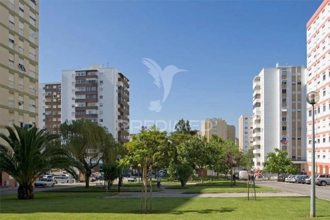 Apartamento T2 para Venda em Laranjeiro e Feijó Foto 17