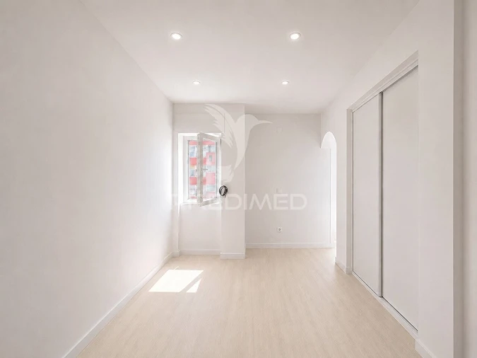 Apartamento T0 para Venda em Oeiras e São Julião da Barra, Paço de Arcos e Caxias Foto 5