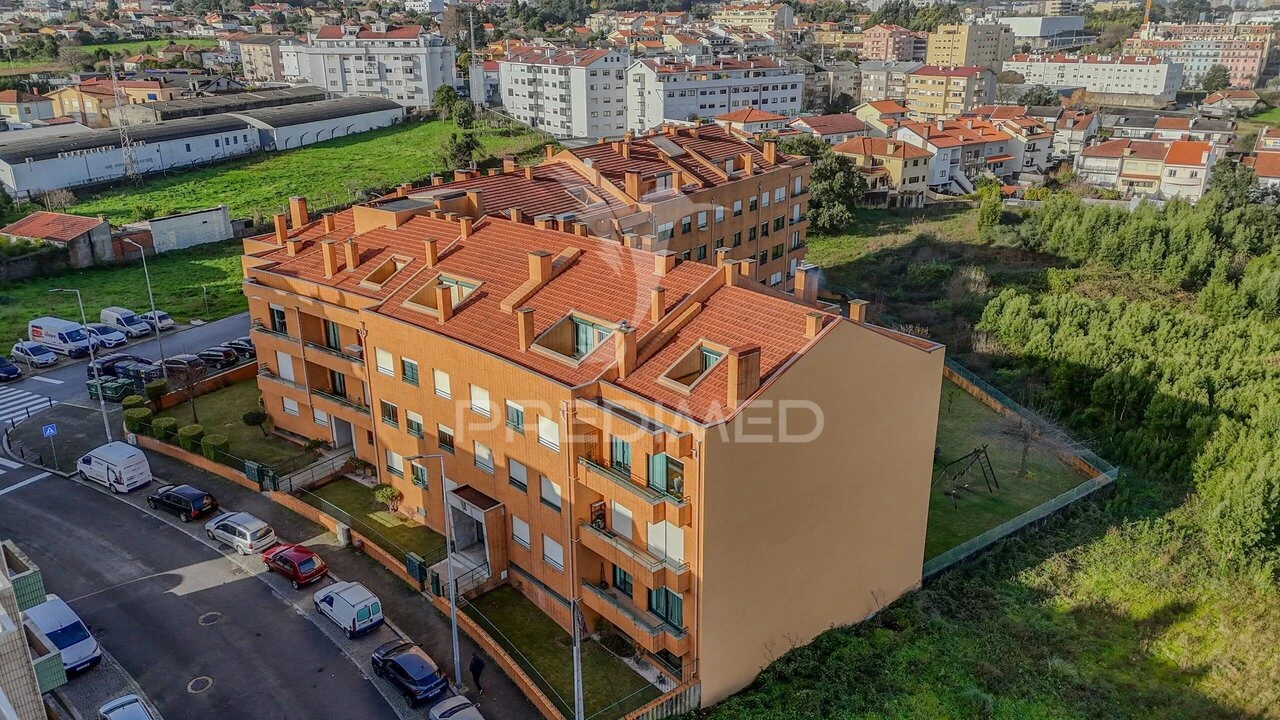 Apartamento T1 para Venda em Mafamude e Vilar do Paraíso Foto 1