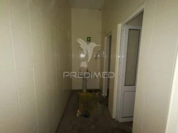 Armazém para Venda em Préstimo e Macieira de Alcoba