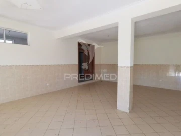 Armazém para Venda em Préstimo e Macieira de Alcoba